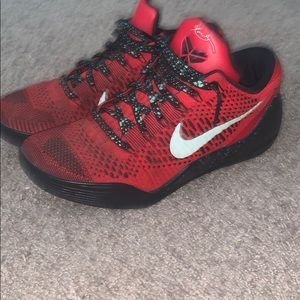 Kobe 8 University Red